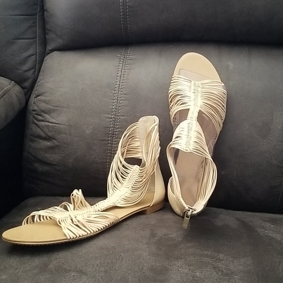 Vince Camuto sandal - Picture 2 of 5